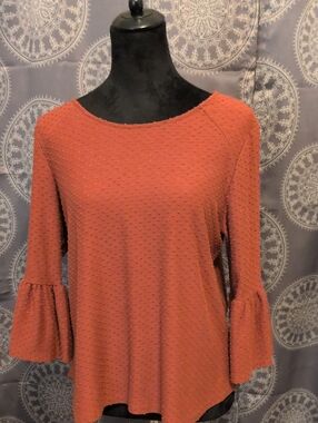 W5 Rust Textured Bell-Sleeve Long Sleeve Top